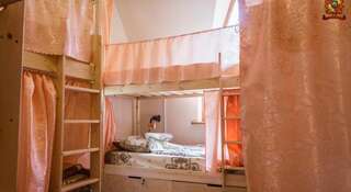 Гостиница Hostel Kamelot Ростов-на-Дону Спальное место на двухъярусной кровати в общем номере для женщин-1